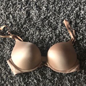 Victoria’s Secret bombshell bra